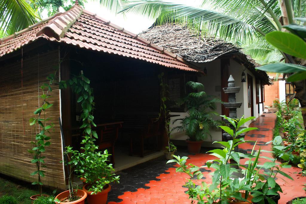 קובאלאם Chakra Ayurvedic Resort מראה חיצוני תמונה