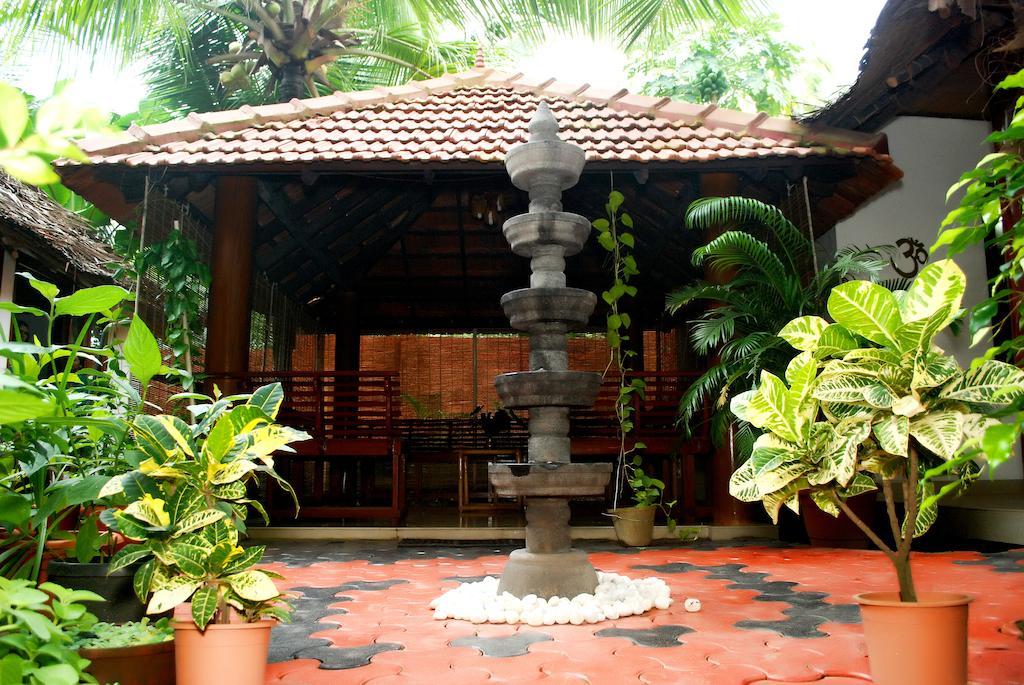 קובאלאם Chakra Ayurvedic Resort מראה חיצוני תמונה