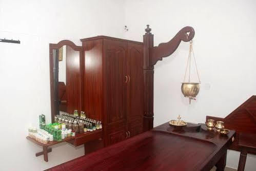 קובאלאם Chakra Ayurvedic Resort מראה חיצוני תמונה